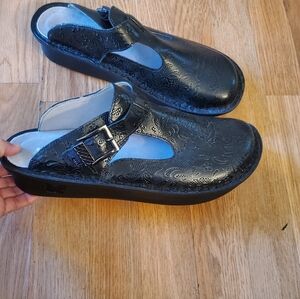 Womans Alegria Black Embossed Leather Slip-On Clogs with Buckle, Size 43